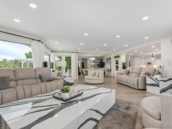 10732 Fuerte Dr, La Mesa CA 91941