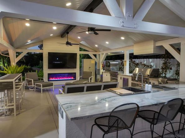 10732 Fuerte Dr, La Mesa CA 91941