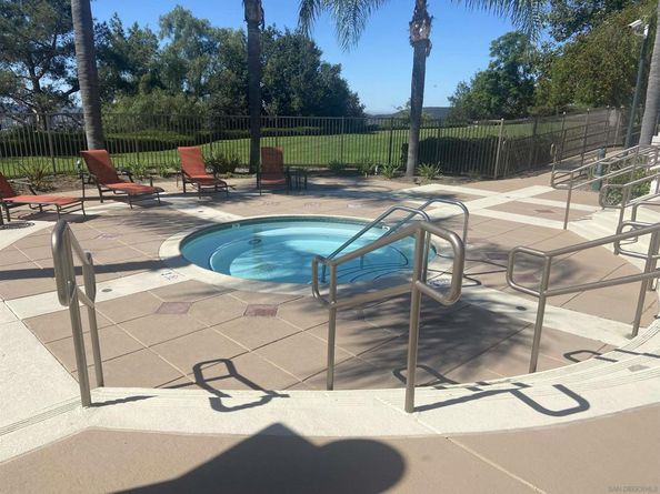 2451 Country View Gln, Escondido CA 92026