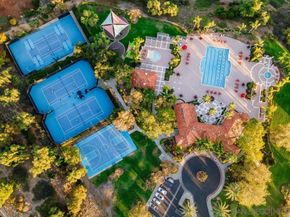 2451 Country View Gln, Escondido CA 92026