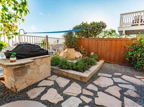 2451 Country View Gln, Escondido CA 92026