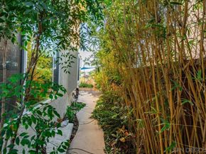 2451 Country View Gln, Escondido CA 92026