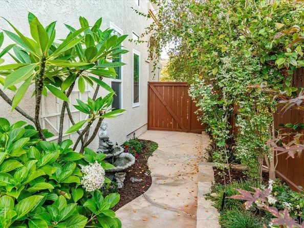 2451 Country View Gln, Escondido CA 92026