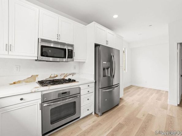 3042 Cole Grade Dr, Santee CA 92071
