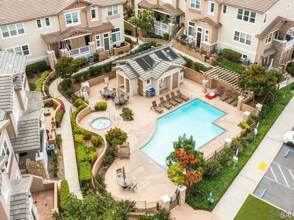 3042 Cole Grade Dr, Santee CA 92071