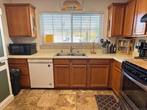 1117 Kings Rd, Escondido CA 92027