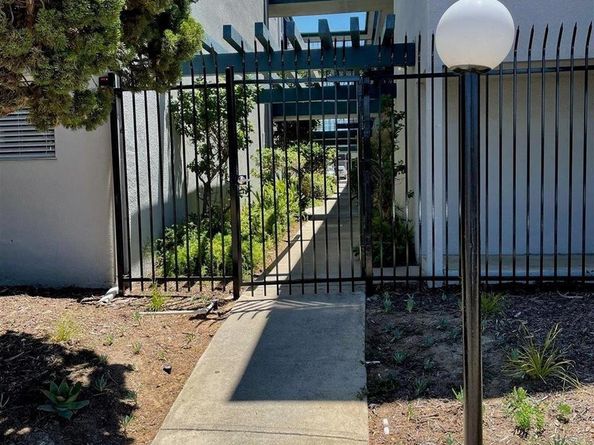 4875 Cole St 69, San Diego CA 92117