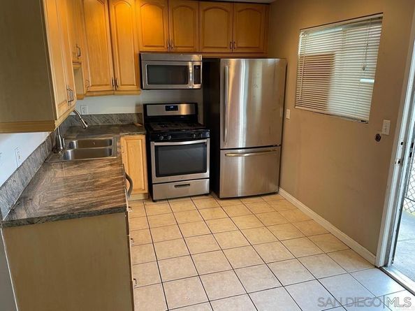 4875 Cole St 69, San Diego CA 92117