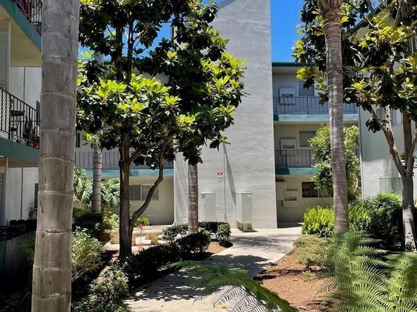 4875 Cole St 69, San Diego CA 92117