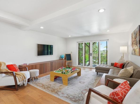 3234 Lowry Rd, Los Angeles CA 90027