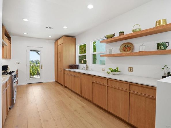 3234 Lowry Rd, Los Angeles CA 90027
