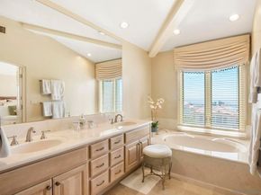 1363 Caminito Batea, La Jolla CA 92037