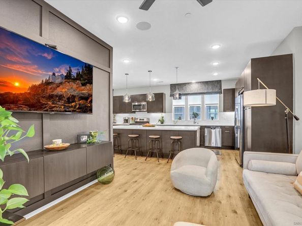 5320 Calle Rockfish 8, San Diego CA 92154