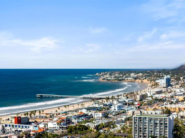 701 Sunset Ct, San Diego CA 92109