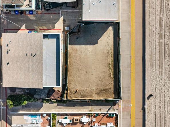 701 Sunset Ct, San Diego CA 92109