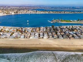 701 Sunset Ct, San Diego CA 92109