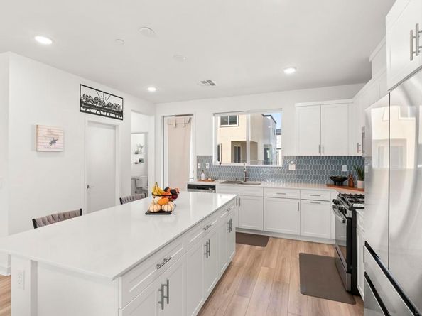 5310 Seacliff Pl 13, San Diego CA 92154