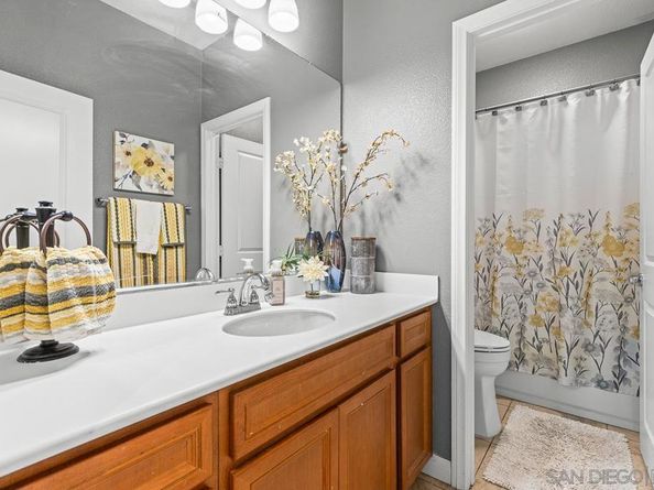 705 Sungold Way, Escondido CA 92027