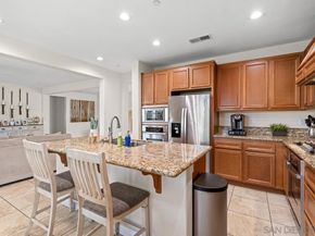 705 Sungold Way, Escondido CA 92027