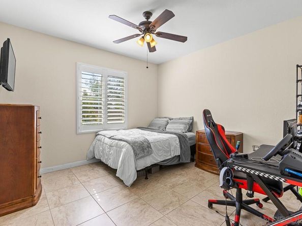 705 Sungold Way, Escondido CA 92027