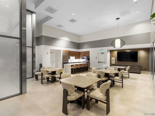 645 Front St 2002, San Diego CA 92101