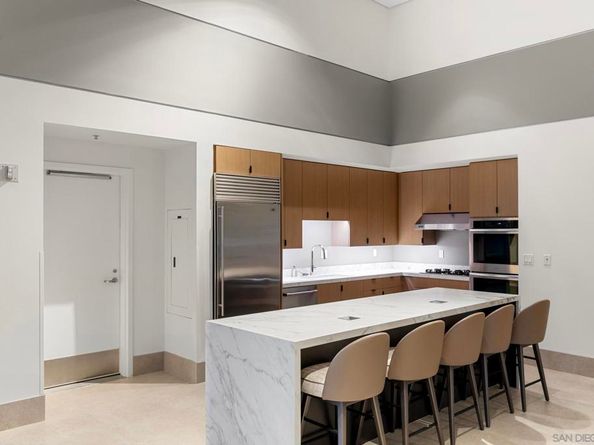 645 Front St 2002, San Diego CA 92101