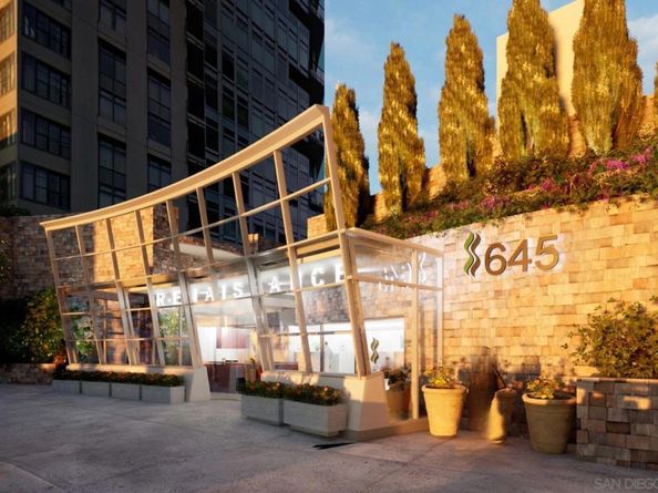 645 Front St 2002, San Diego CA 92101