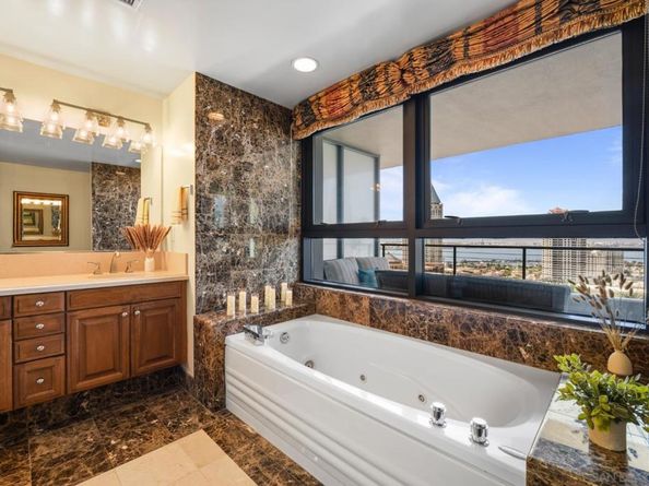 645 Front St 2002, San Diego CA 92101