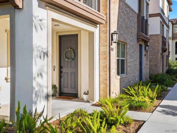 942 Blackstone Dr, San Marcos CA 92078