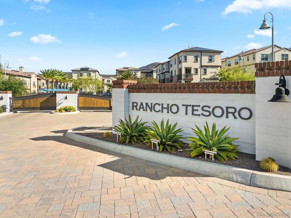 942 Blackstone Dr, San Marcos CA 92078