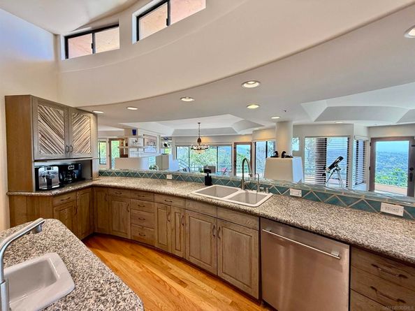 9918 Heavenly Way, La Mesa CA 91941