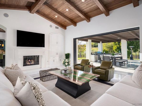 7630 Iluminado, San Diego CA 92127