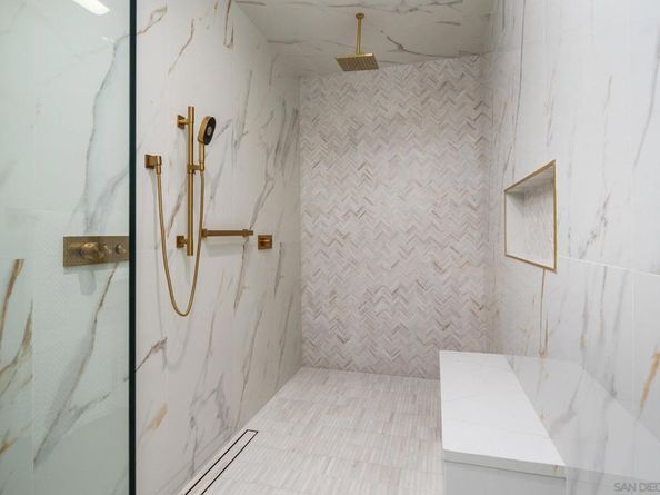 7630 Iluminado, San Diego CA 92127