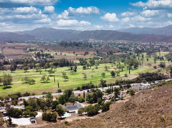 2552 Wind River Rd, El Cajon CA 92019
