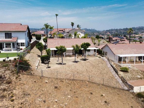 2552 Wind River Rd, El Cajon CA 92019