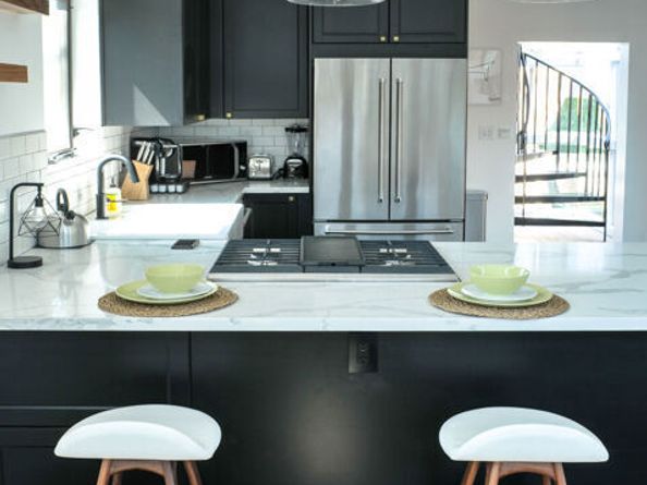 715 N El Centro Avenue, Los Angeles CA 90038