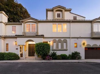 912 Harbor Crossing Lane