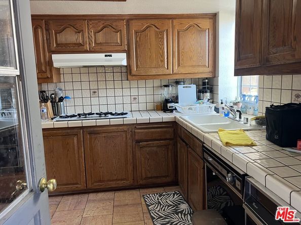 9278 Kewen Avenue, Sun Valley CA 91352