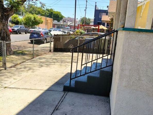 116 W 52nd Place, Los Angeles CA 90037
