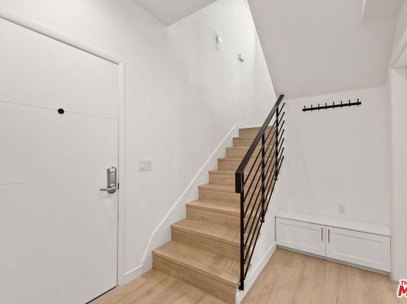 1187 Crenshaw Boulevard 18, Los Angeles CA 90019