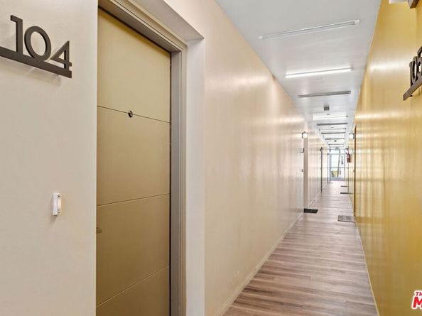 1187 Crenshaw Boulevard 18, Los Angeles CA 90019