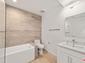 1187 Crenshaw Boulevard 18, Los Angeles CA 90019