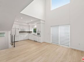 1187 Crenshaw Boulevard 18, Los Angeles CA 90019