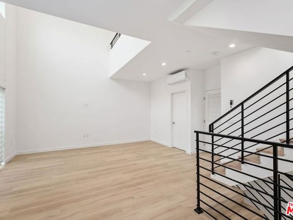 1187 Crenshaw Boulevard 18, Los Angeles CA 90019