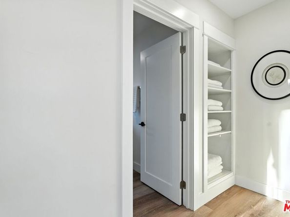 4340 2nd Avenue, Los Angeles CA 90008