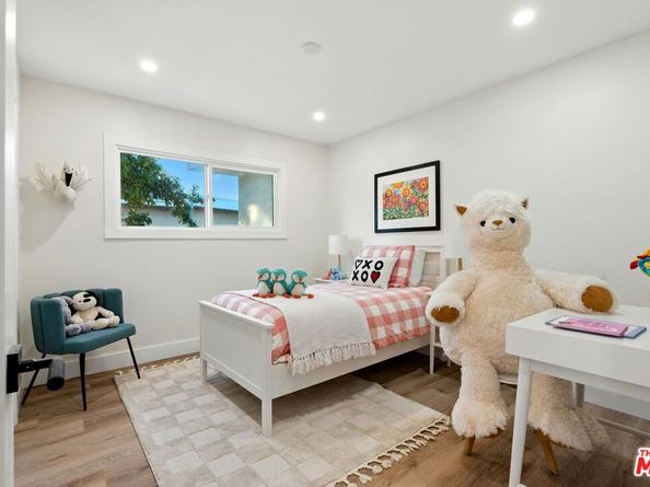 4340 2nd Avenue, Los Angeles CA 90008
