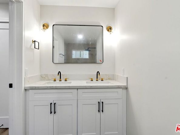 4340 2nd Avenue, Los Angeles CA 90008