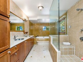 257 S Van Ness Avenue, Los Angeles CA 90004