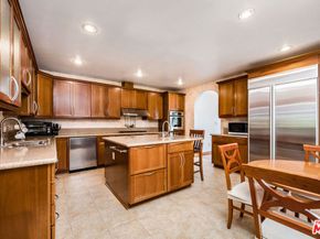 257 S Van Ness Avenue, Los Angeles CA 90004