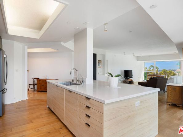 13600 Marina Pointe Drive 602, Marina Del Rey CA 90292